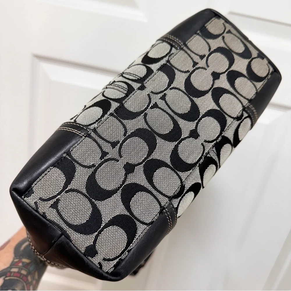 Coach Gallery Tote Bag Black Gray Signature Jacquard Turnlock